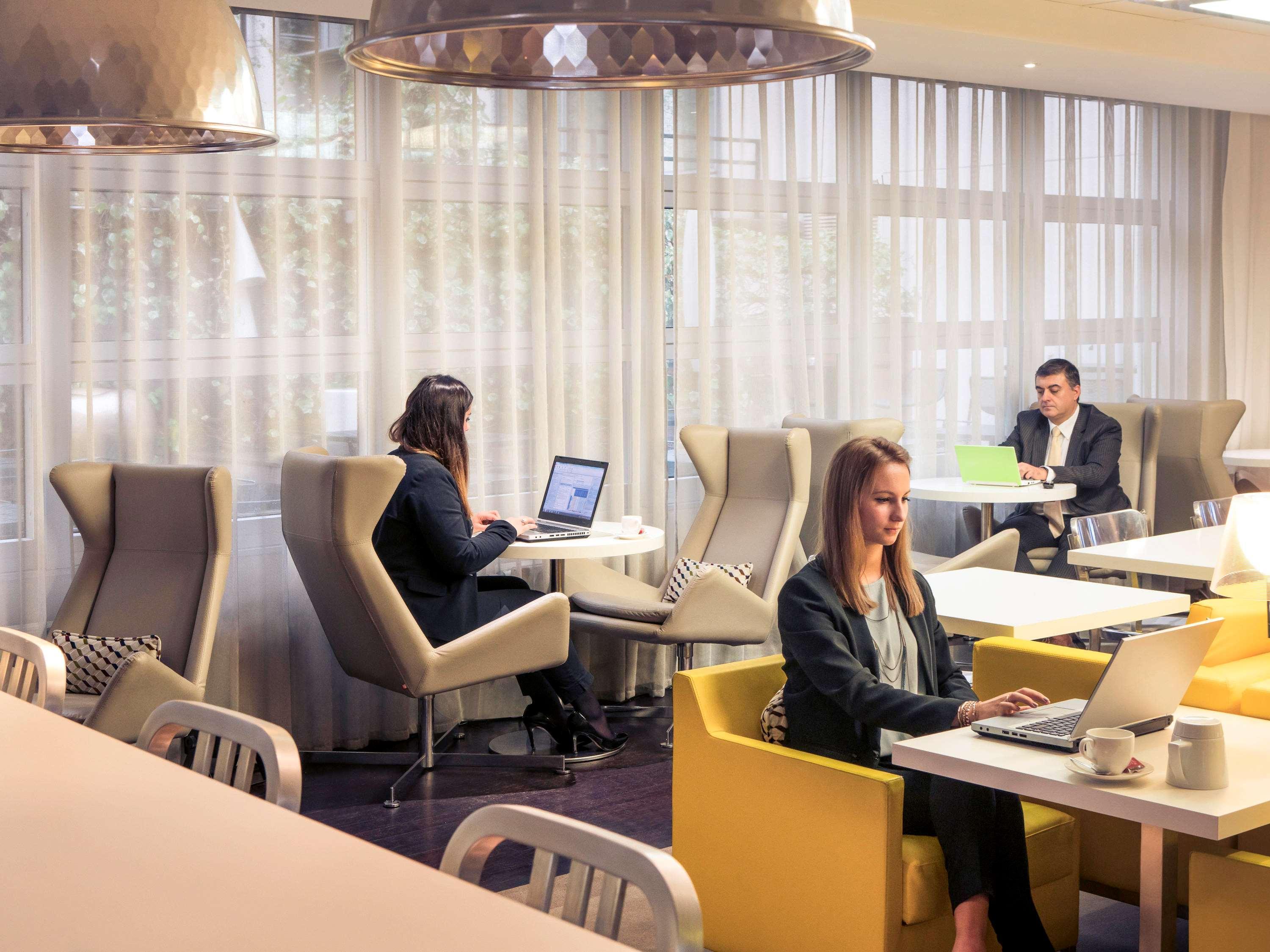 Mercure Paris Massy Gare Tgv Exterior foto