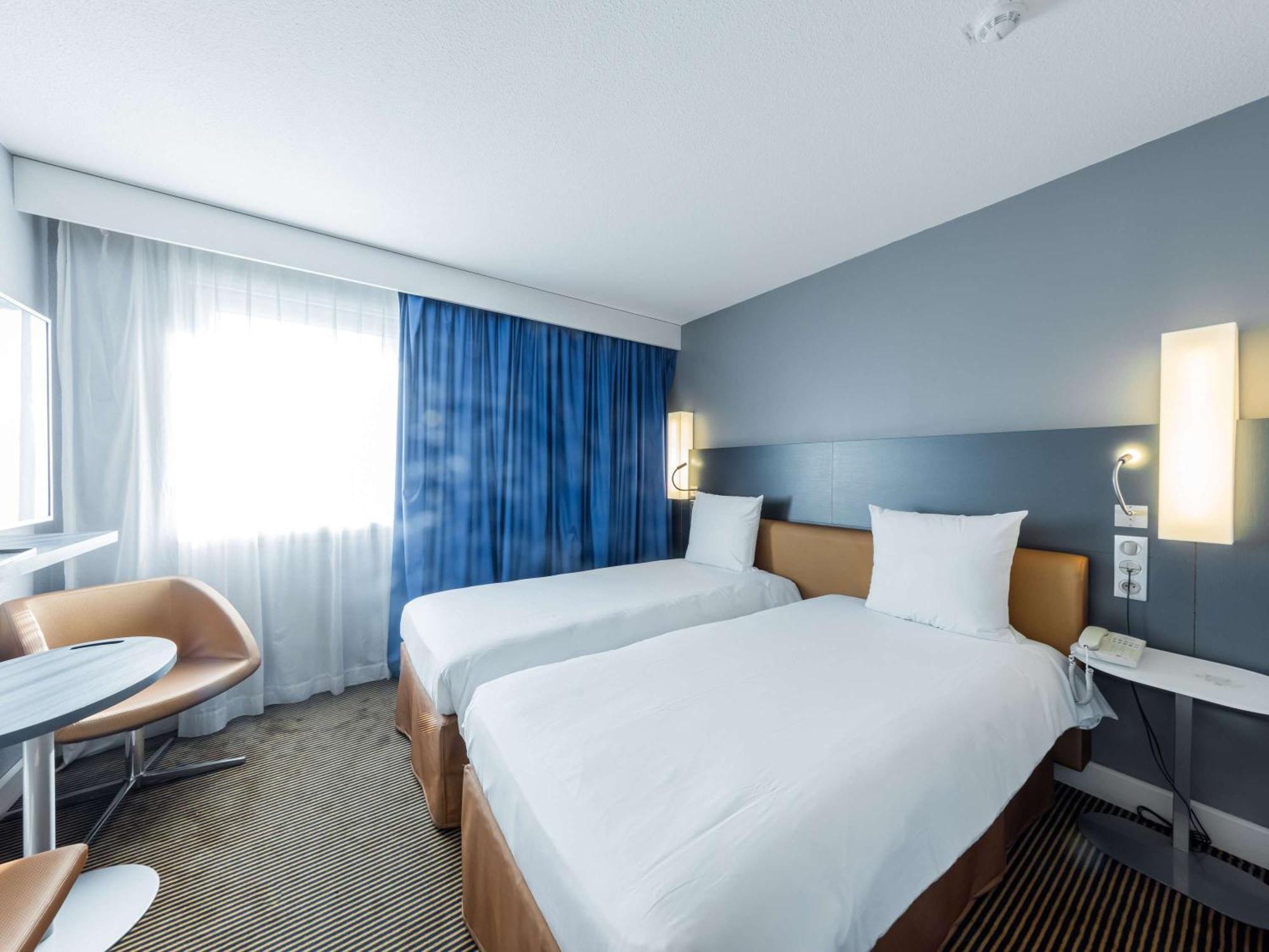 Mercure Paris Massy Gare Tgv Exterior foto