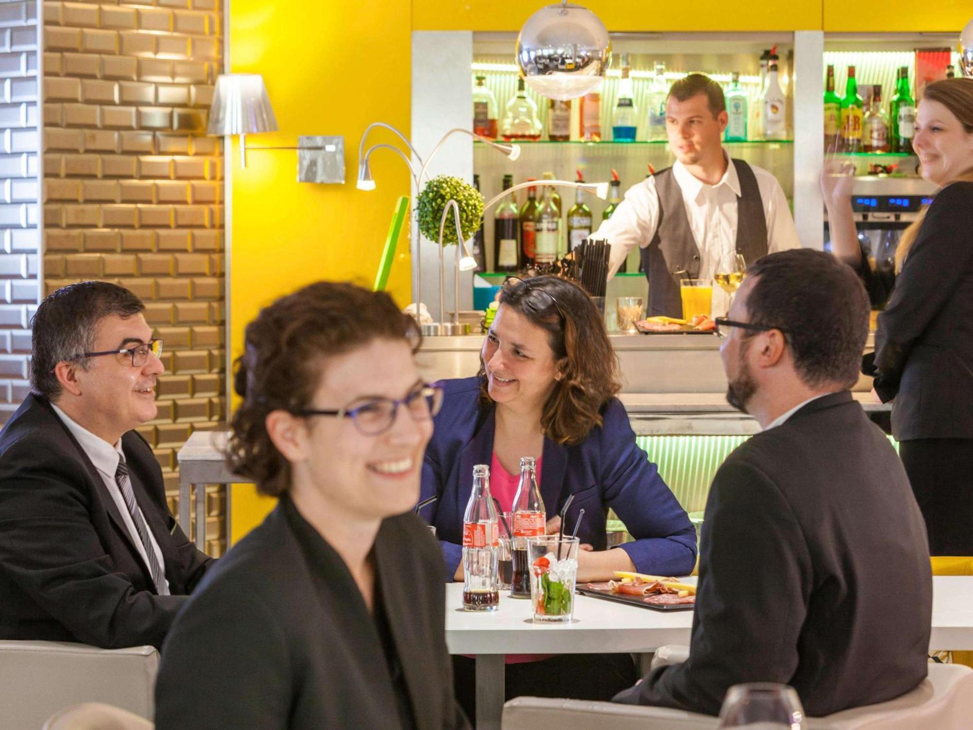 Mercure Paris Massy Gare Tgv Exterior foto
